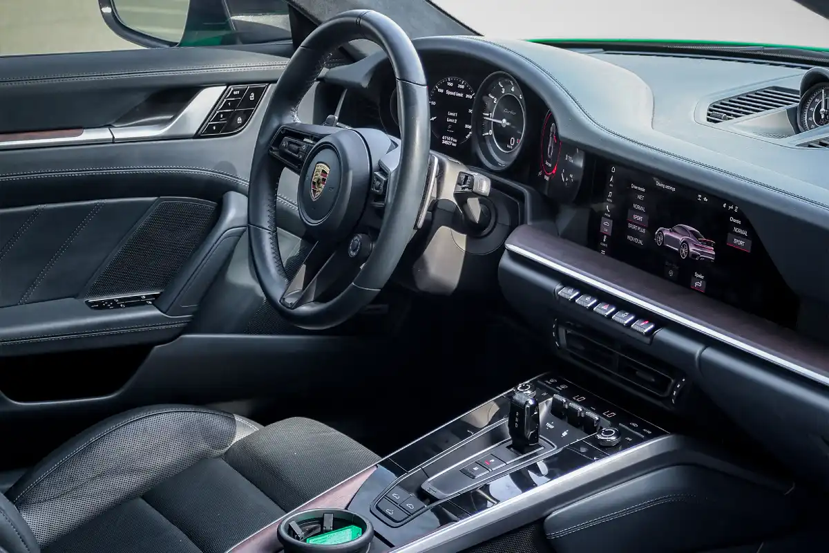 Porsche 911 Turbo interior and exterior views - Image 6
