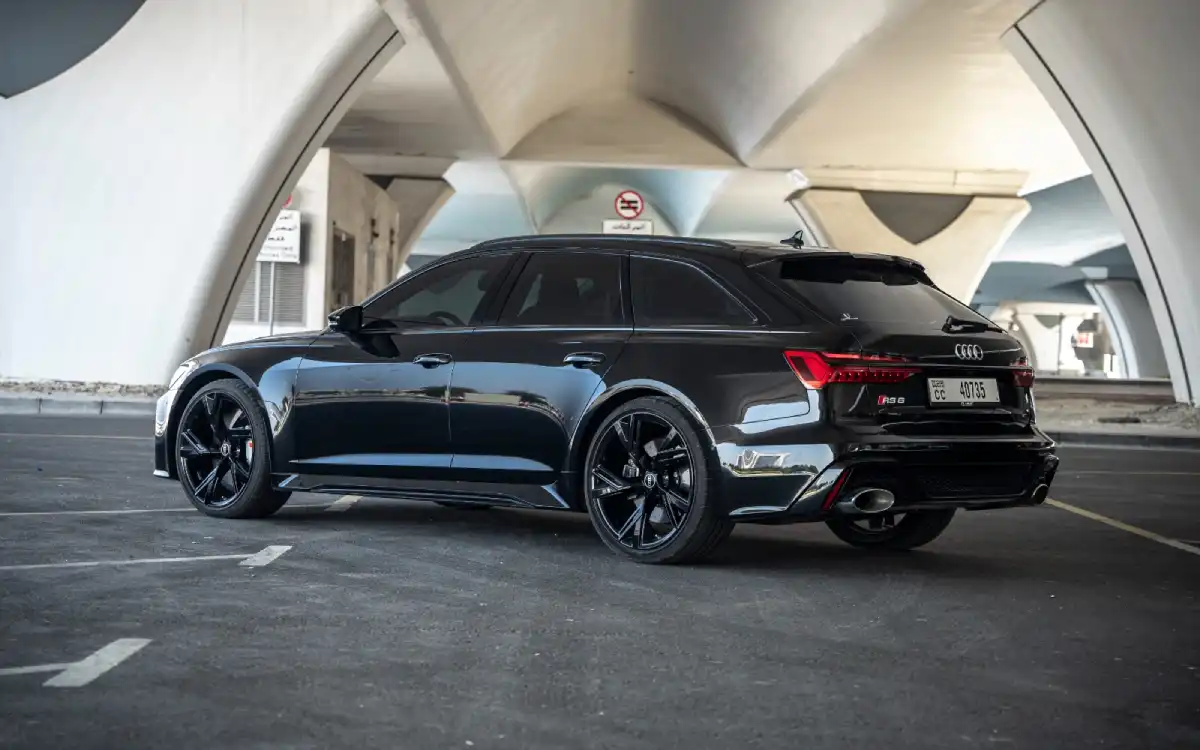 Audi RS6 Avant interior and exterior views - Image 2