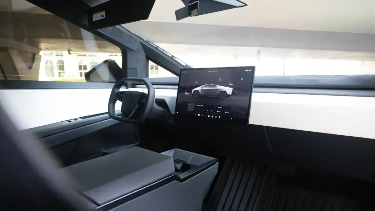 Tesla Cybertruck interior and exterior views - Image 6