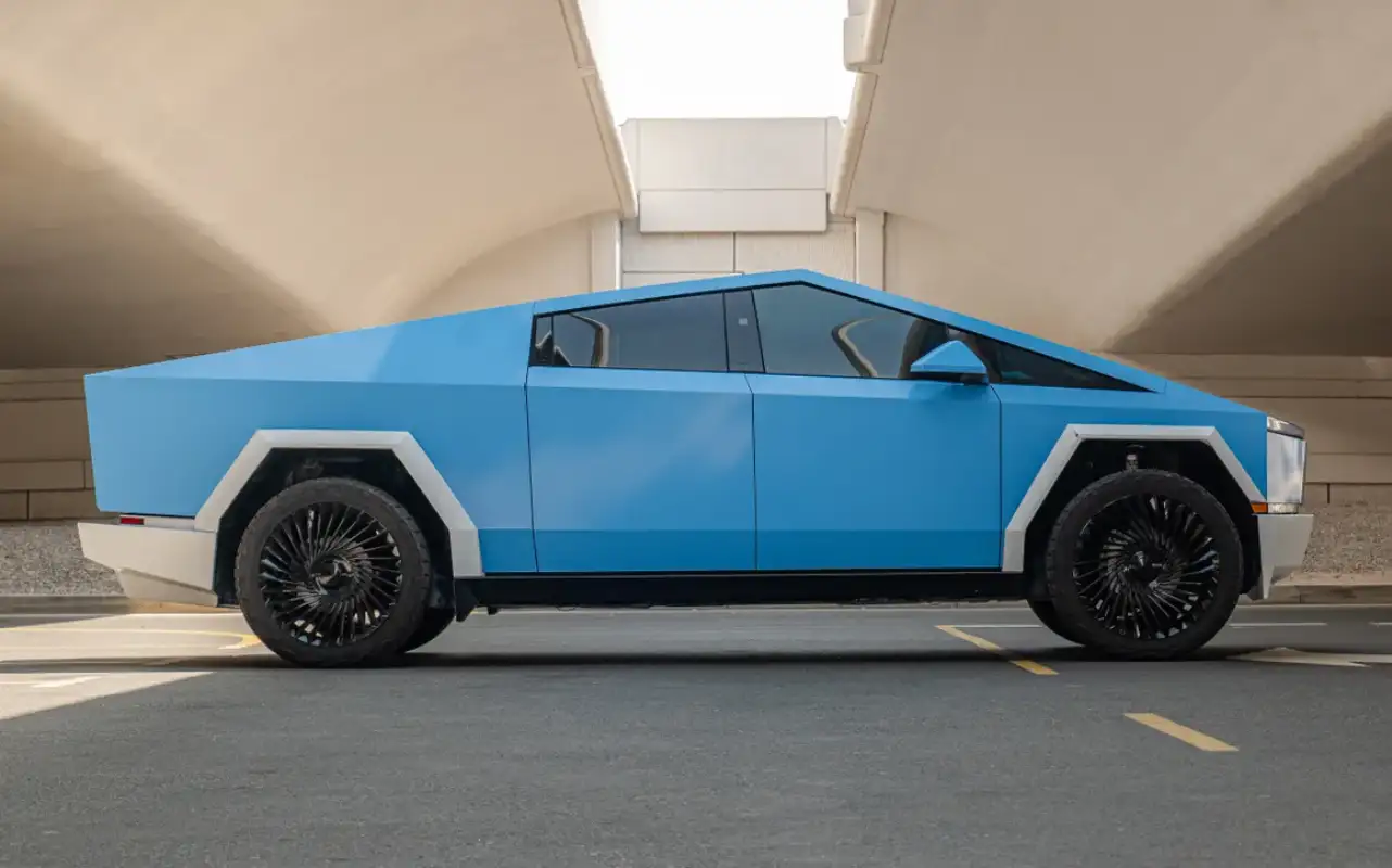 Tesla Cybertruck interior and exterior views - Image 2