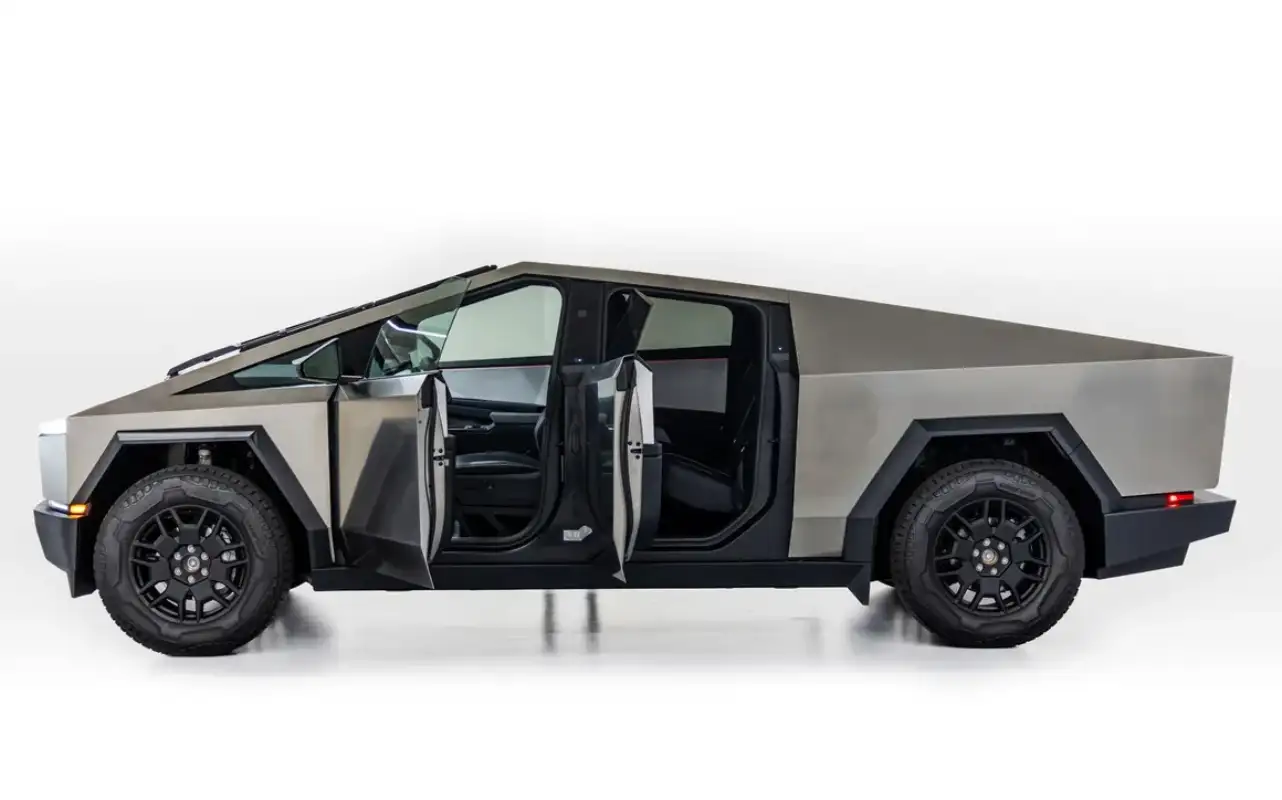 Tesla Cyber Truck interior and exterior views - Image 3