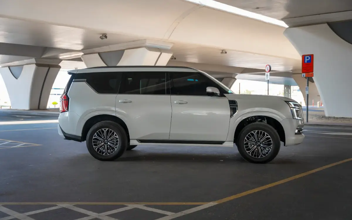 Nissan Patrol Platinum V6 interior and exterior views - Image 2