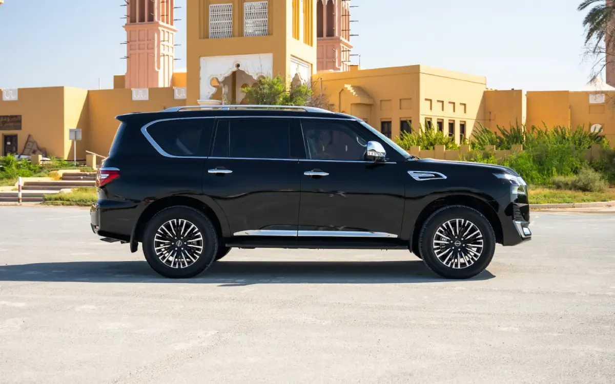 Nissan Patrol Platinum V6 interior and exterior views - Image 3