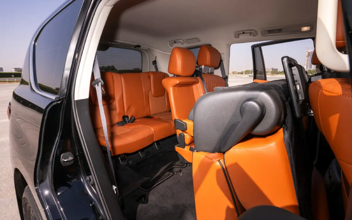 Nissan Patrol Platinum V6 interior and exterior views - Image 9