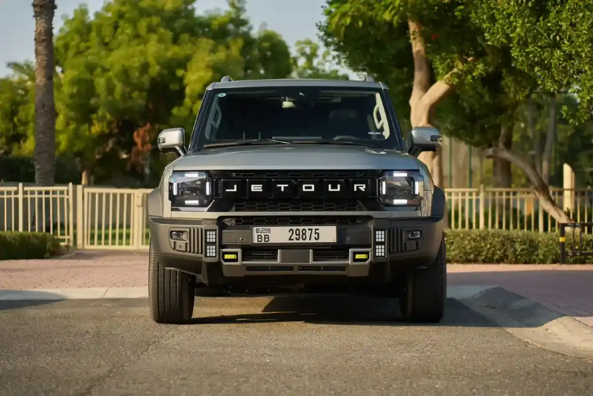 Jetour T2 interior and exterior views - Image 1