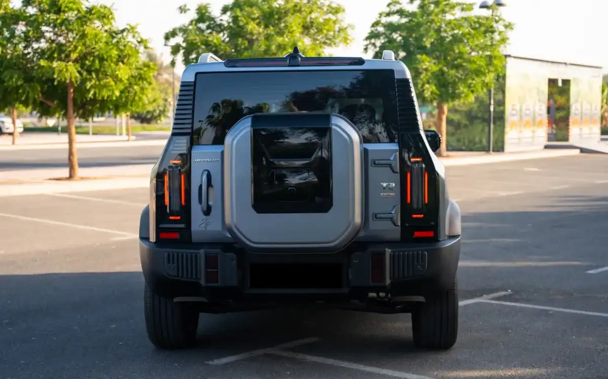Jetour T2 interior and exterior views - Image 4