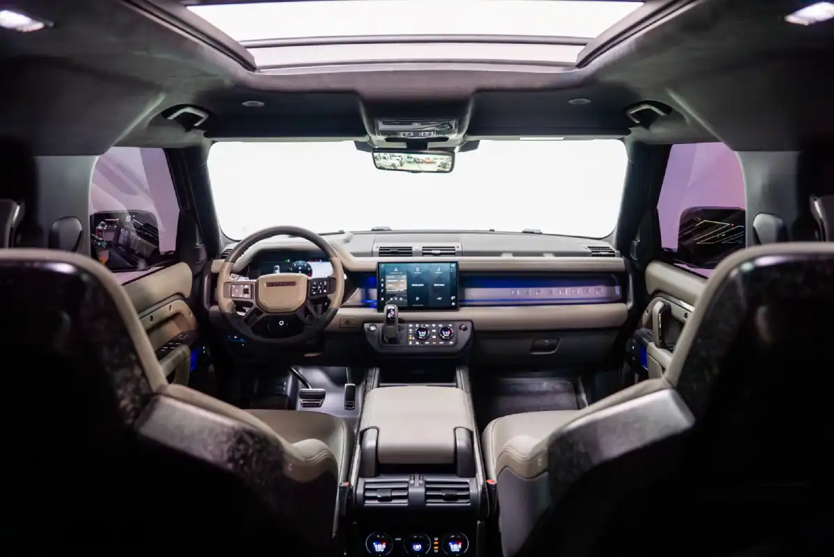 Land Rover Defender Octa interior and exterior views - Image 4