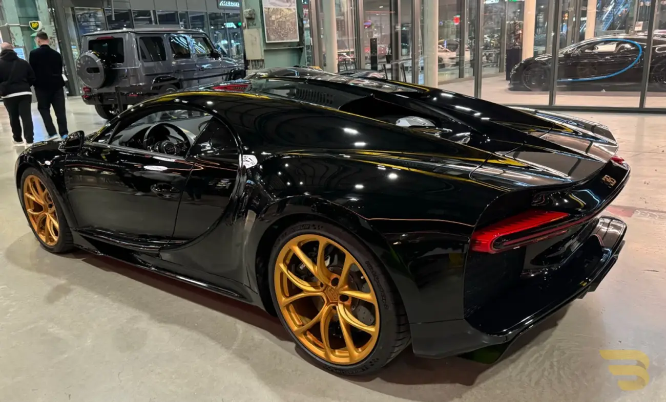 Bugatti Chiron 110 Anniversary interior and exterior views - Image 2