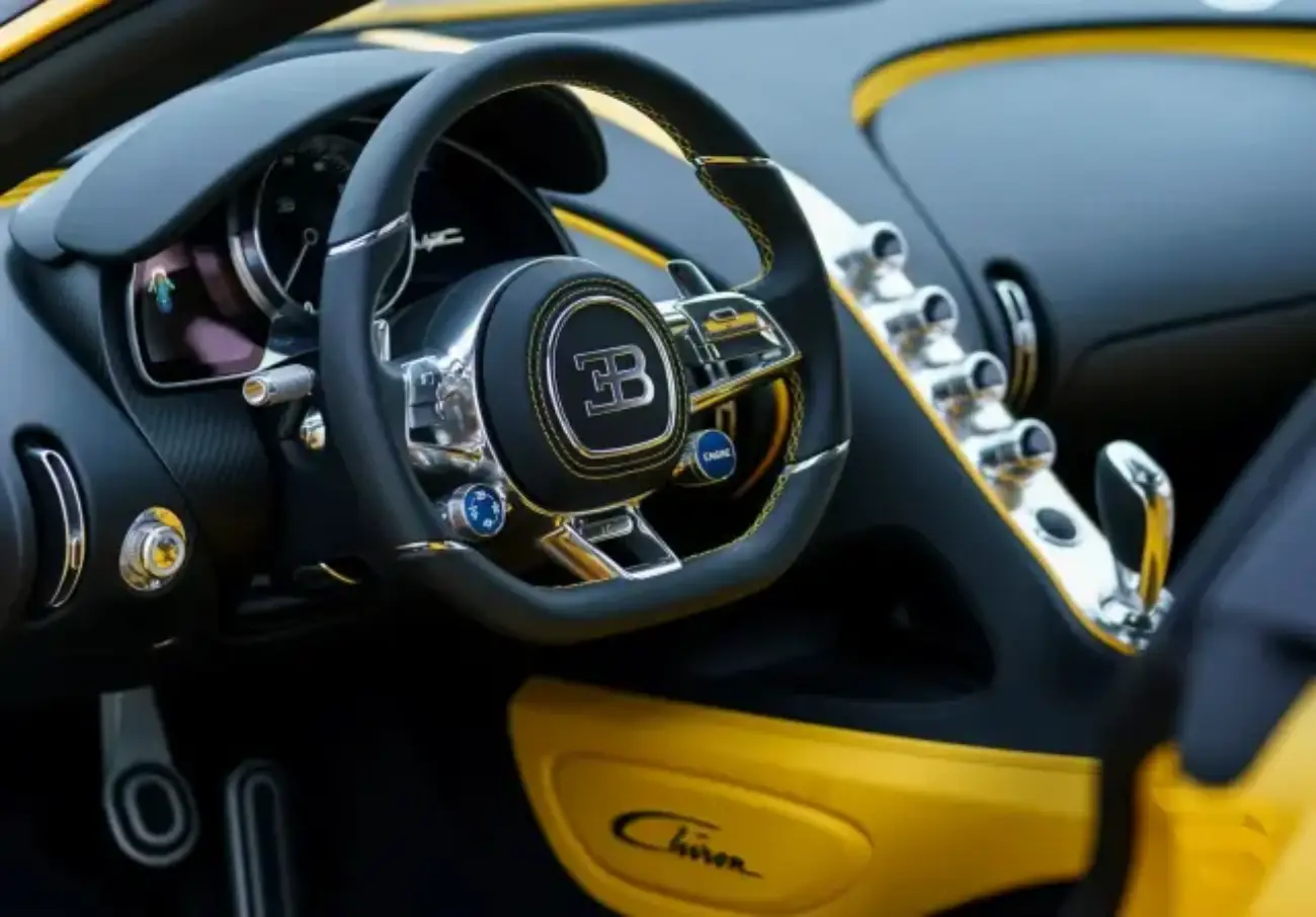 Bugatti Chiron interior and exterior views - Image 4