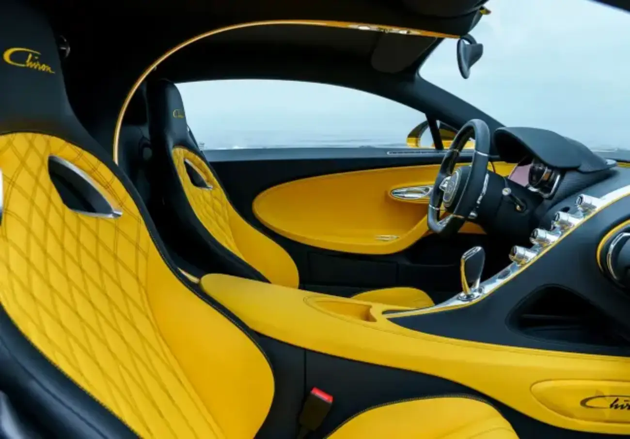 Bugatti Chiron interior and exterior views - Image 5