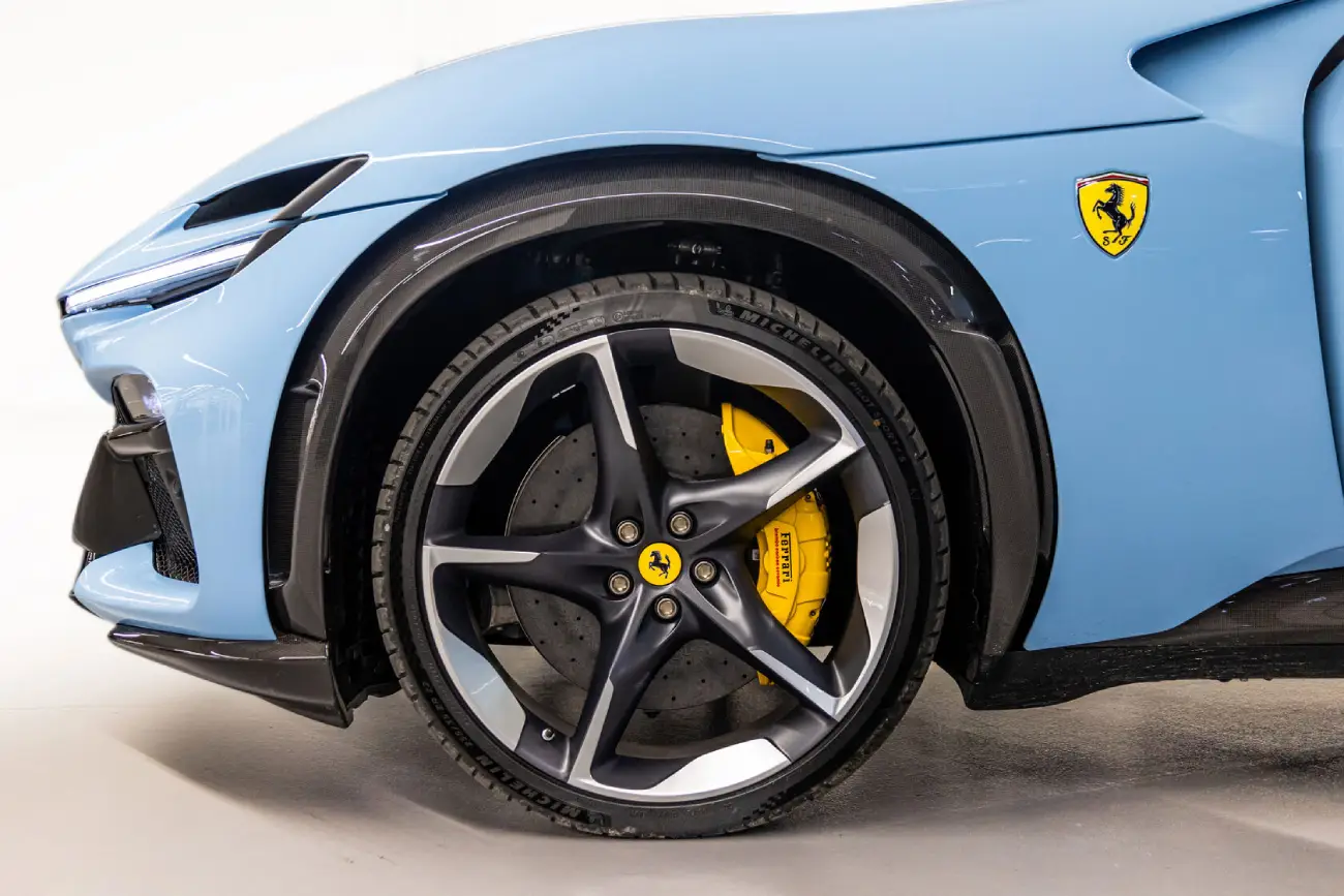 Ferrari Purosangue interior and exterior views - Image 4