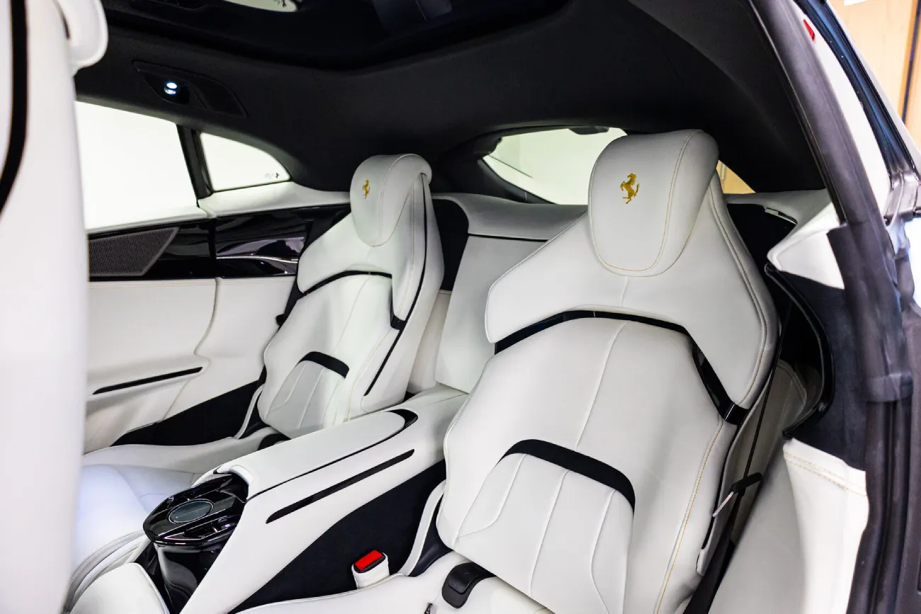 Ferrari Purosangue interior and exterior views - Image 8