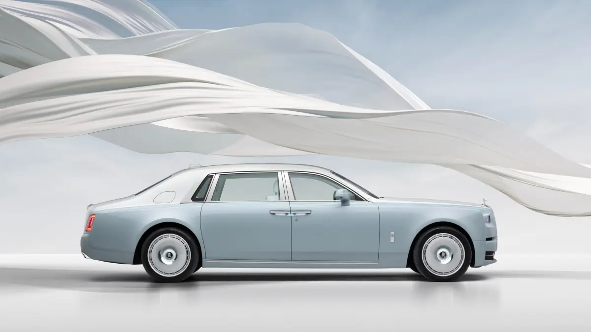 Rolls Royce Phantom interior and exterior views - Image 2