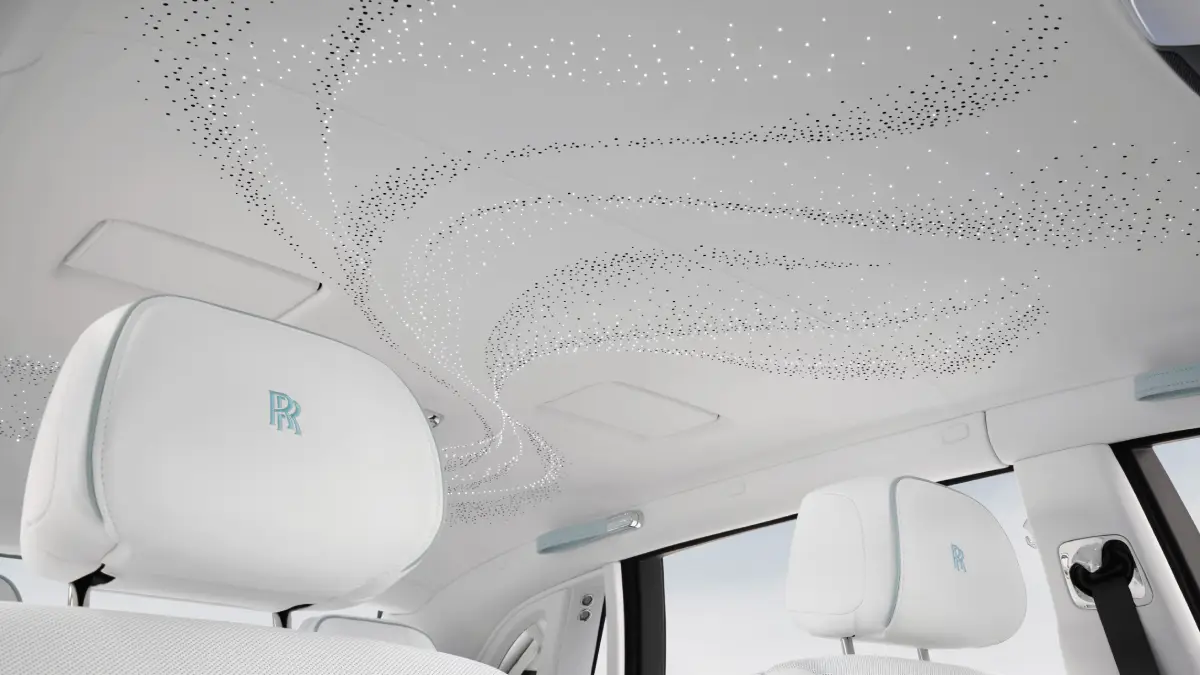 Rolls Royce Phantom interior and exterior views - Image 7