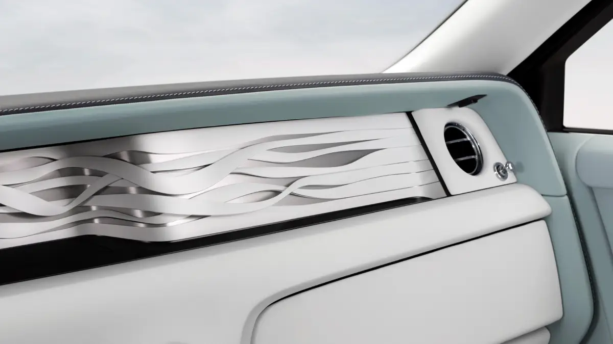 Rolls Royce Phantom interior and exterior views - Image 8