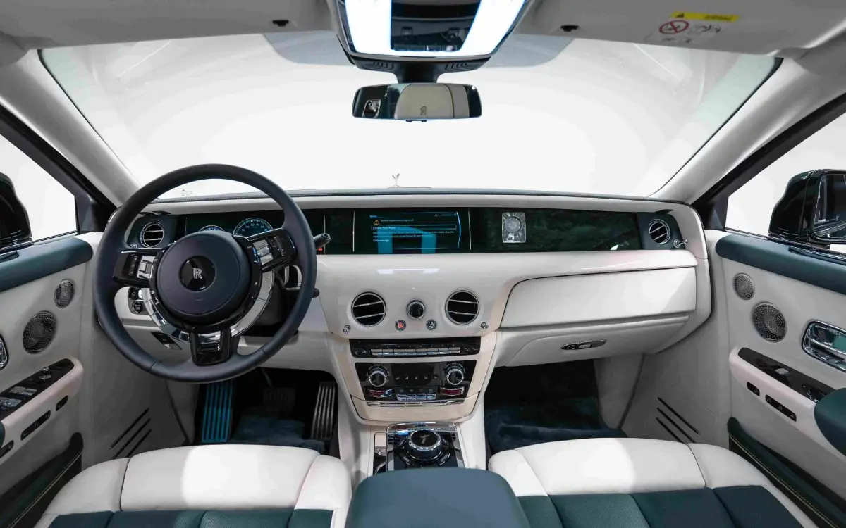 Rolls Royce Phantom interior and exterior views - Image 5