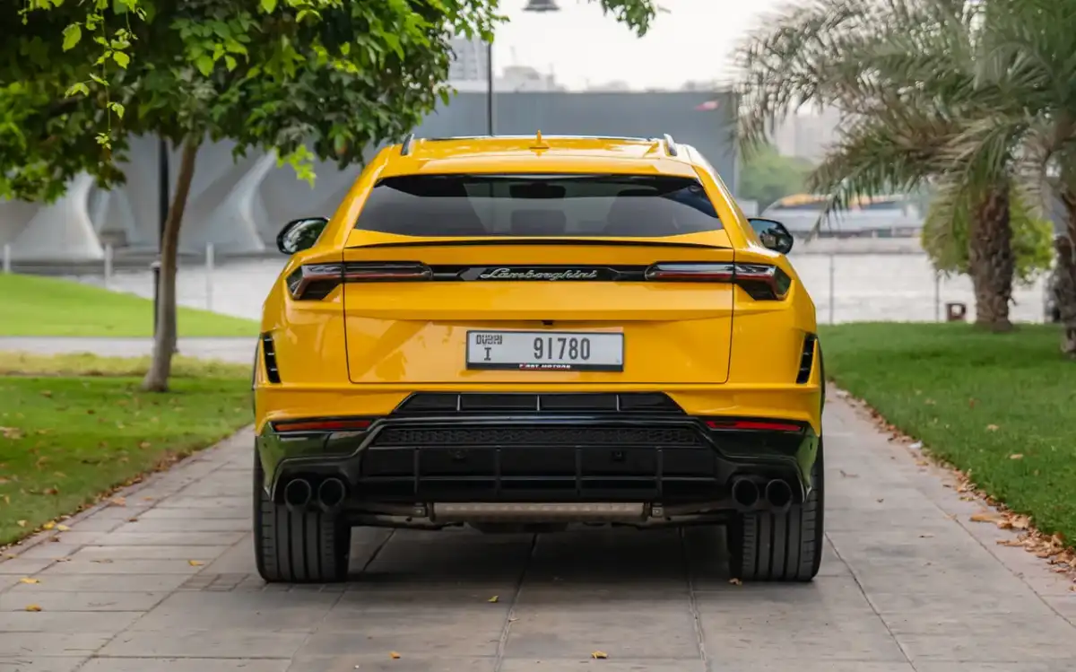 Lamborghini Urus S interior and exterior views - Image 3