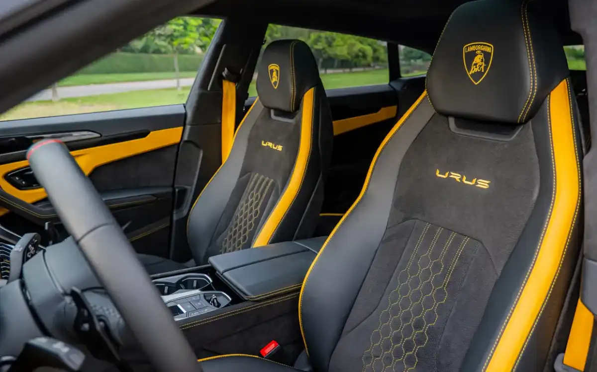 Lamborghini Urus S interior and exterior views - Image 4