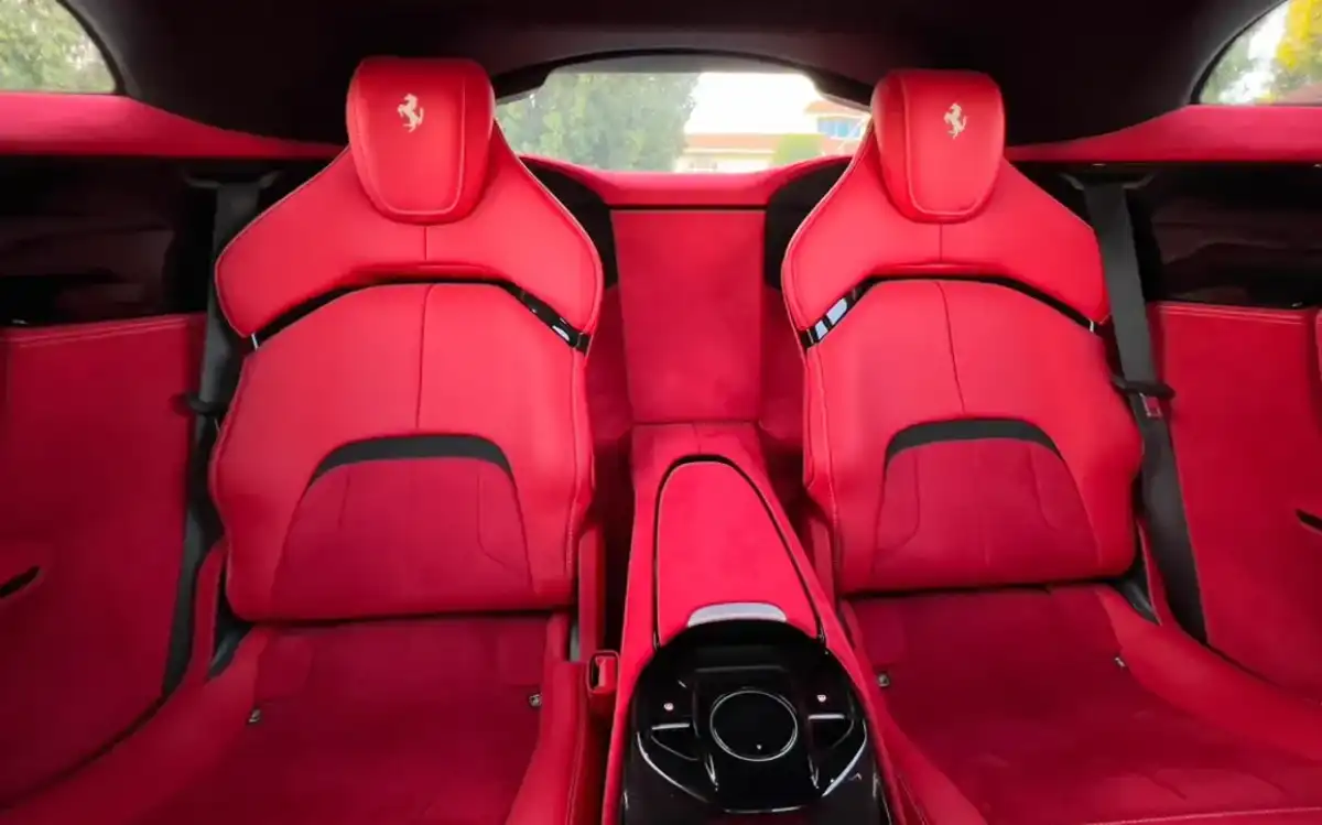 Ferrari Purosangue interior and exterior views - Image 6