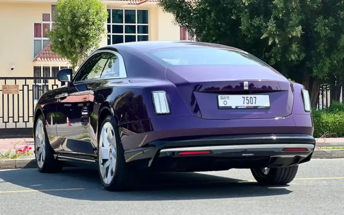 Rolls Royce Spectre interior and exterior views - Image 3