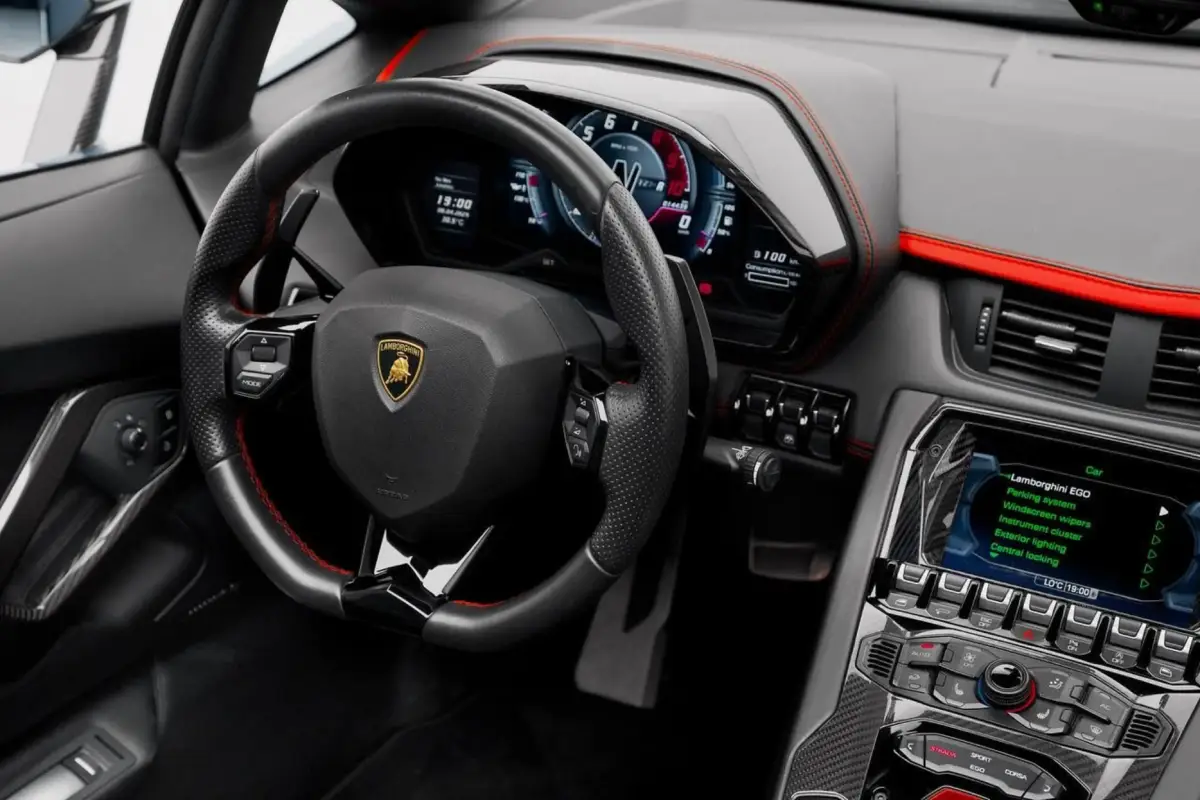 Lamborghini Aventador S Roadster interior and exterior views - Image 4