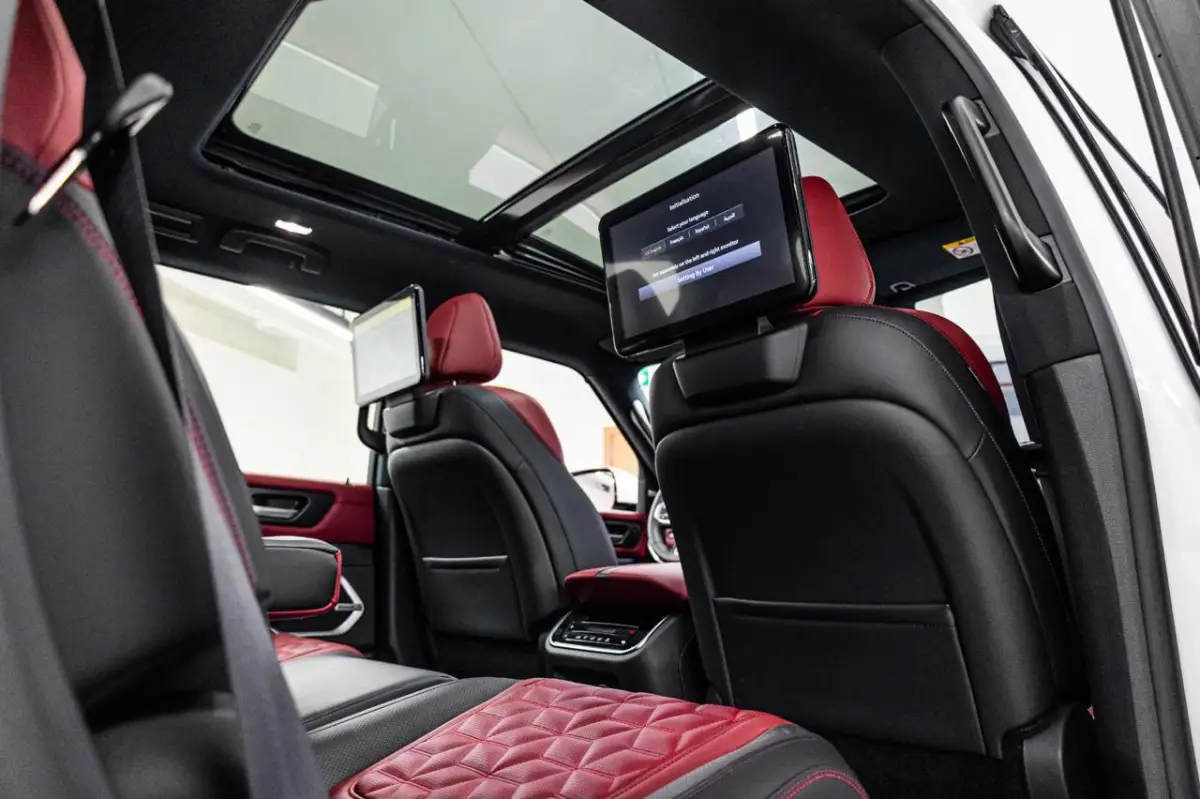 Nissan Patrol Platinum V8 interior and exterior views - Image 4