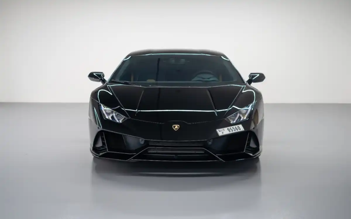 Lamborghini Huracan EVO interior and exterior views - Image 1
