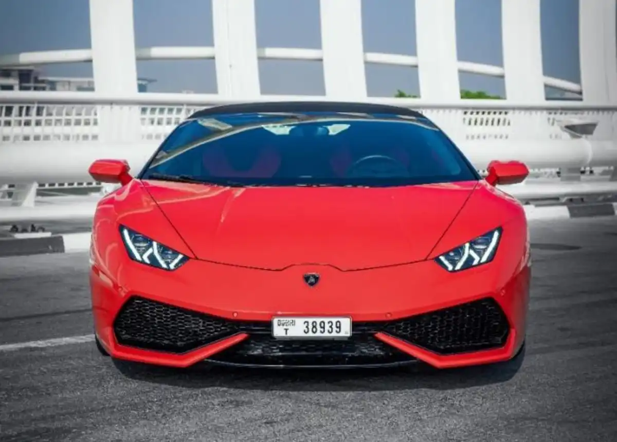 Lamborghini Huracan Spyder interior and exterior views - Image 1