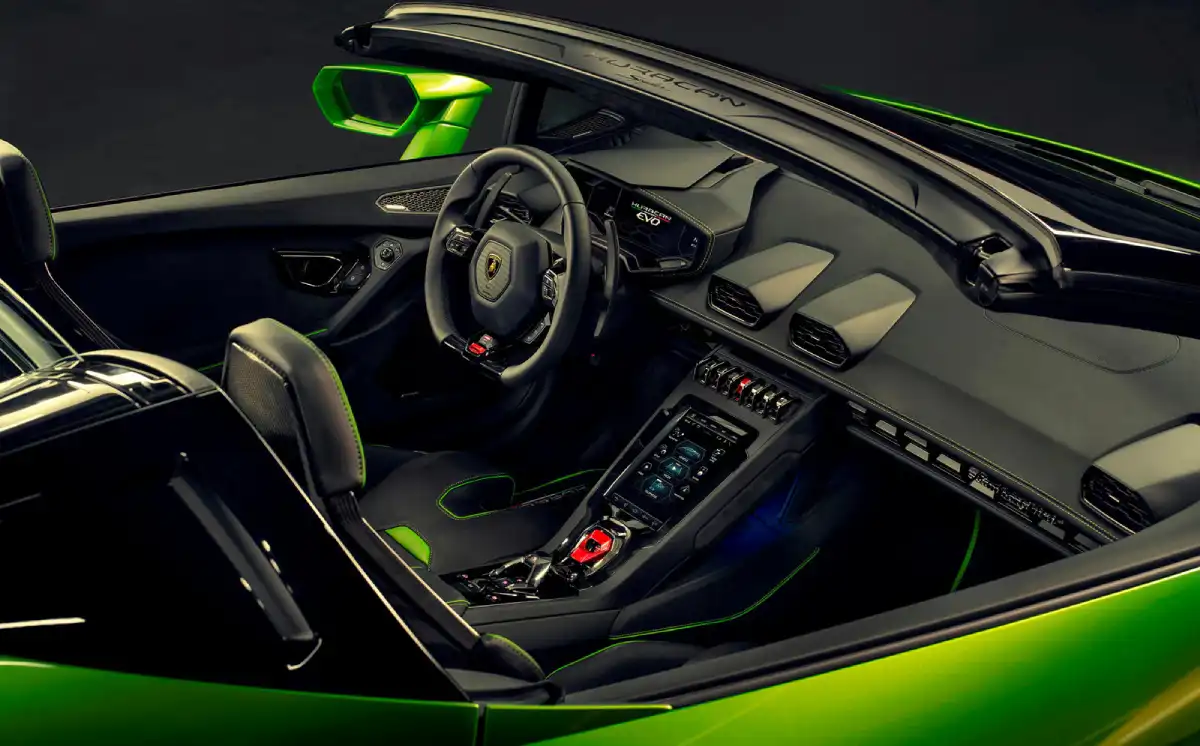 Lamborghini  EVO interior and exterior views - Image 5