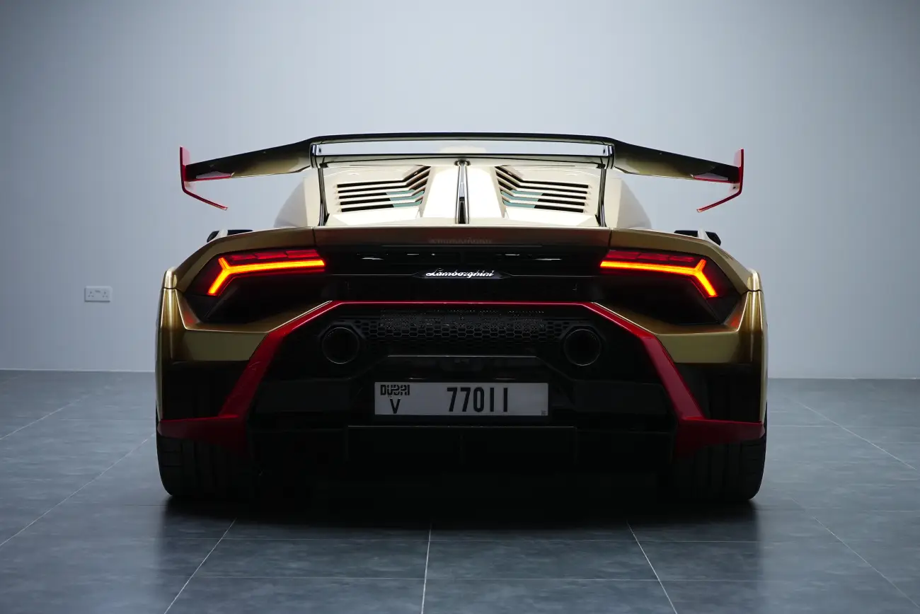 Lamborghini Huracan STO interior and exterior views - Image 4