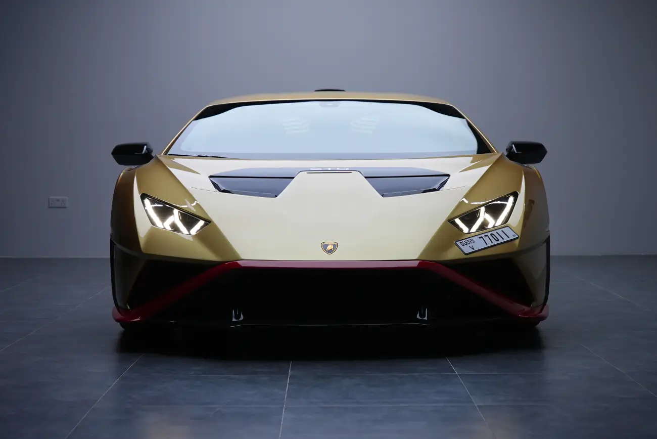 Lamborghini Huracan STO interior and exterior views - Image 1