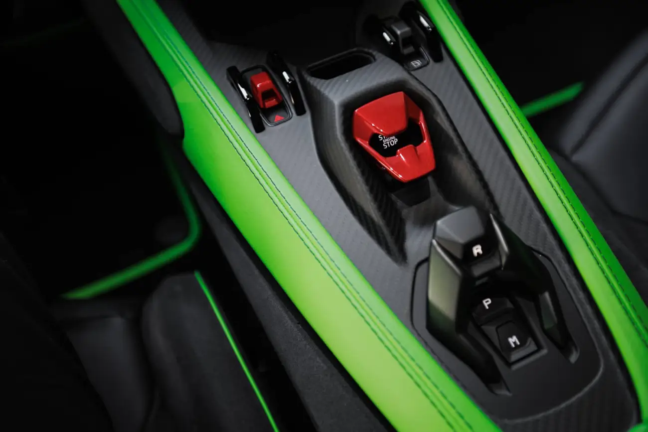 Lamborghini Revuelto interior and exterior views - Image 4